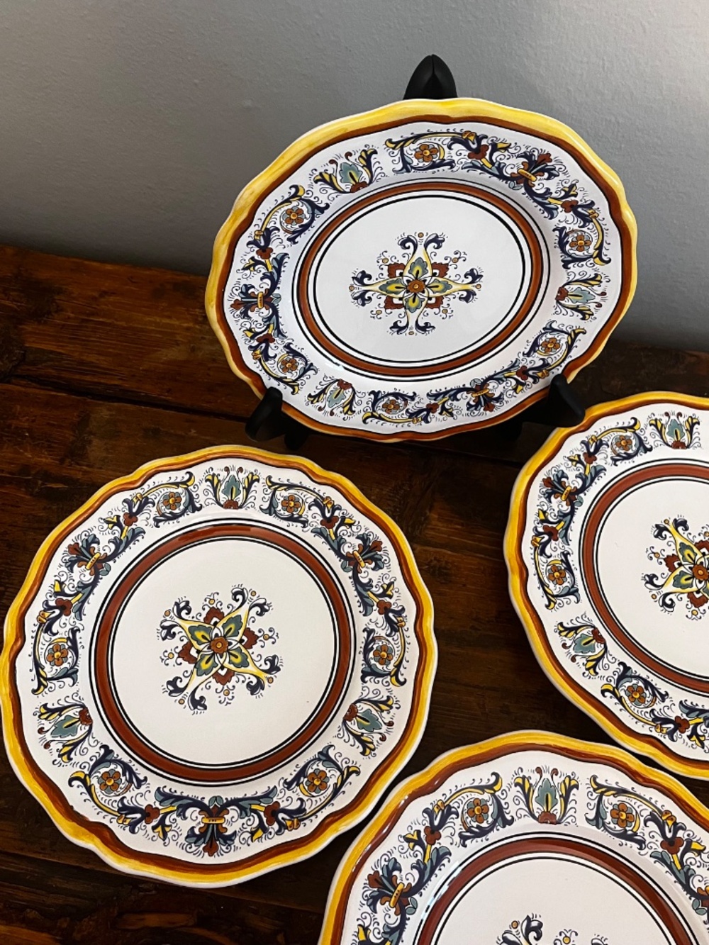 Sur La Table Deruta Salad Plates / Italian Majolica / Hand Painted / Set of 4 - Picture 5 of 14